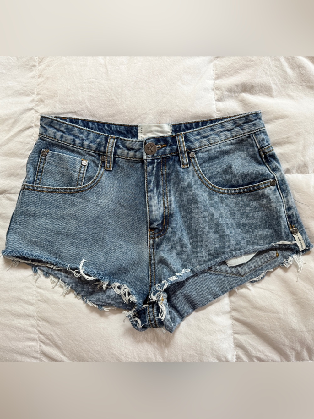 NWOT One Teaspoon Light Blue Distressed Denim Cutoff Shorts - Size 28